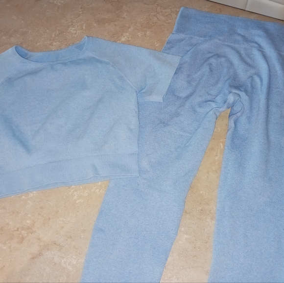 New Sky Blue Seamless Workout Set - Picture 6 of 8